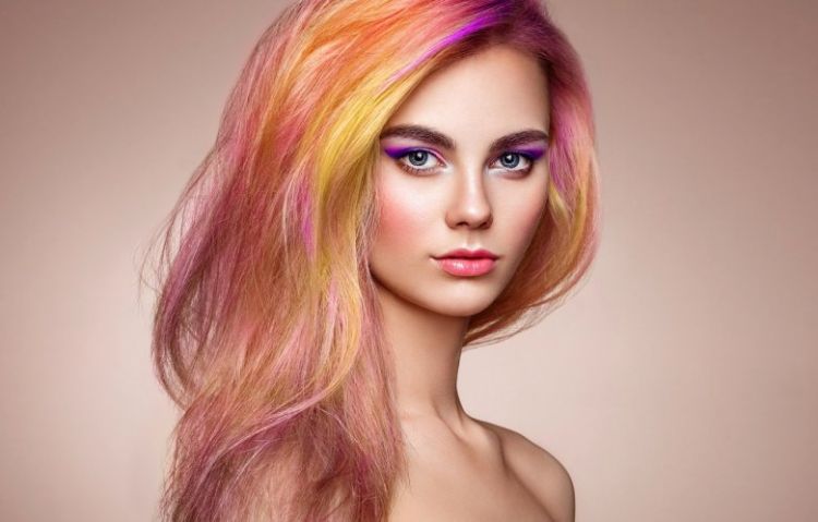 Девушки с яркими волосами: 30 необычных фото