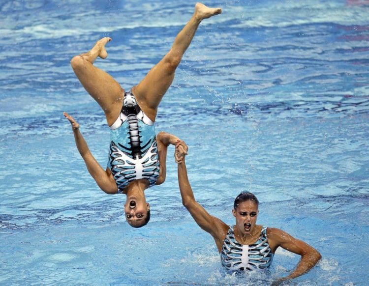 Sync and Snickers: Hilarious Moments in Synchronized Swimming