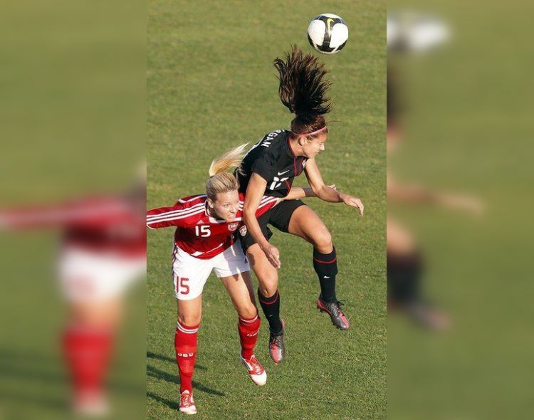 25 Entertaining and Lighthearted Photos from Women's Soccer