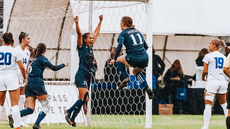 25 Entertaining and Lighthearted Photos from Women's Soccer