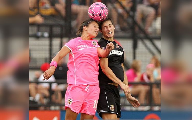 25 Entertaining and Lighthearted Photos from Women's Soccer